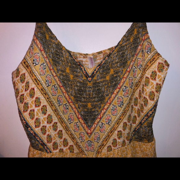 Cute Summer Romper 💛 - Picture 2 of 5